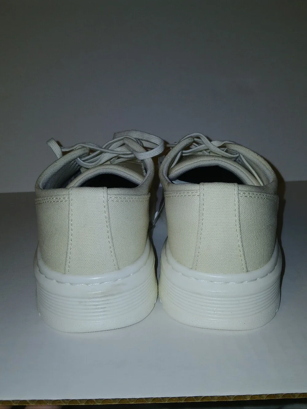 Dr Martens Softwair Brookline 6 Eye Low Top Sneakers Cream Canvas Unisex W 8/ M7